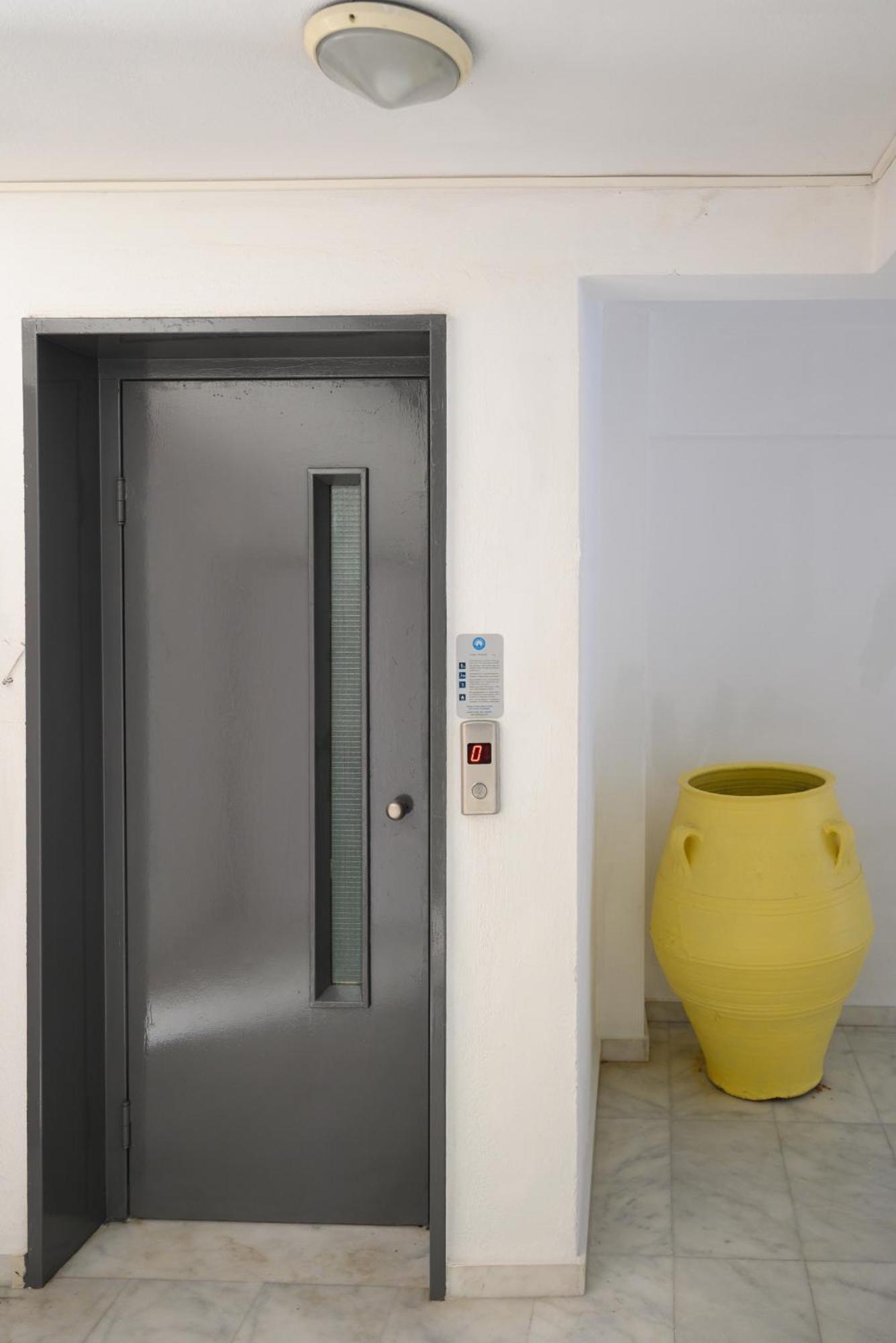 Luxury Studio Apartment In The City Center アイオス・ニコラオス エクステリア 写真