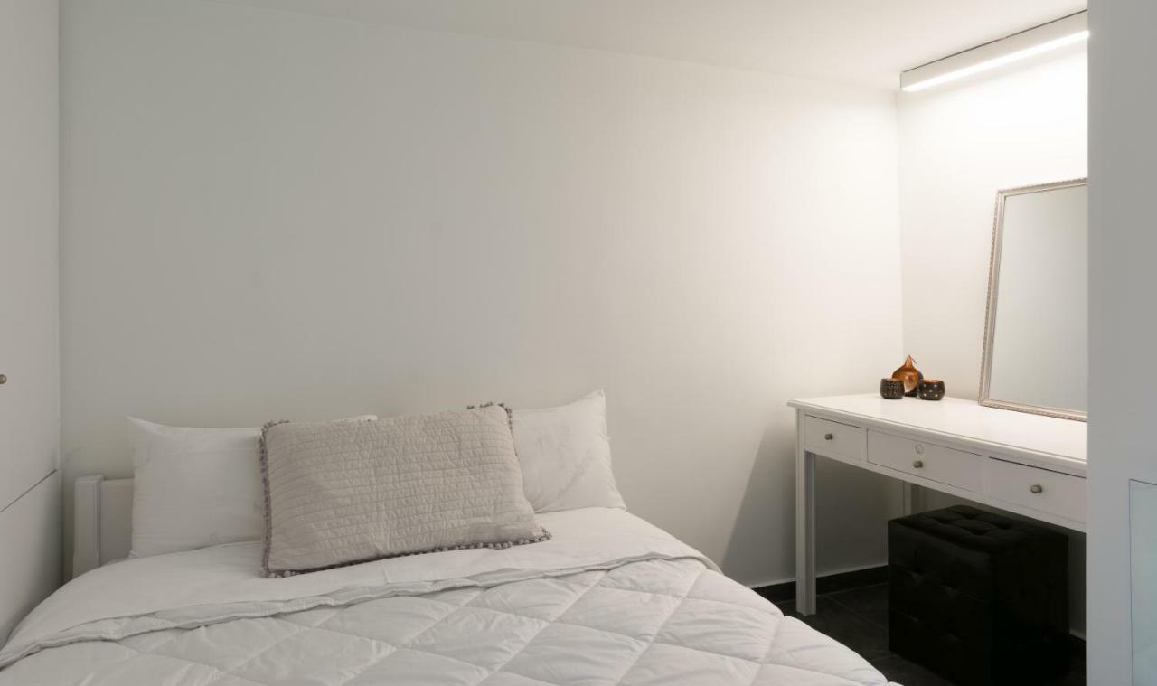 Luxury Studio Apartment In The City Center アイオス・ニコラオス エクステリア 写真
